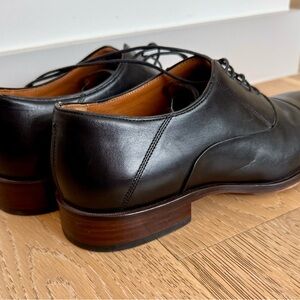 Johnston & Murphy Melton Cap Toe Black Leather Oxfords